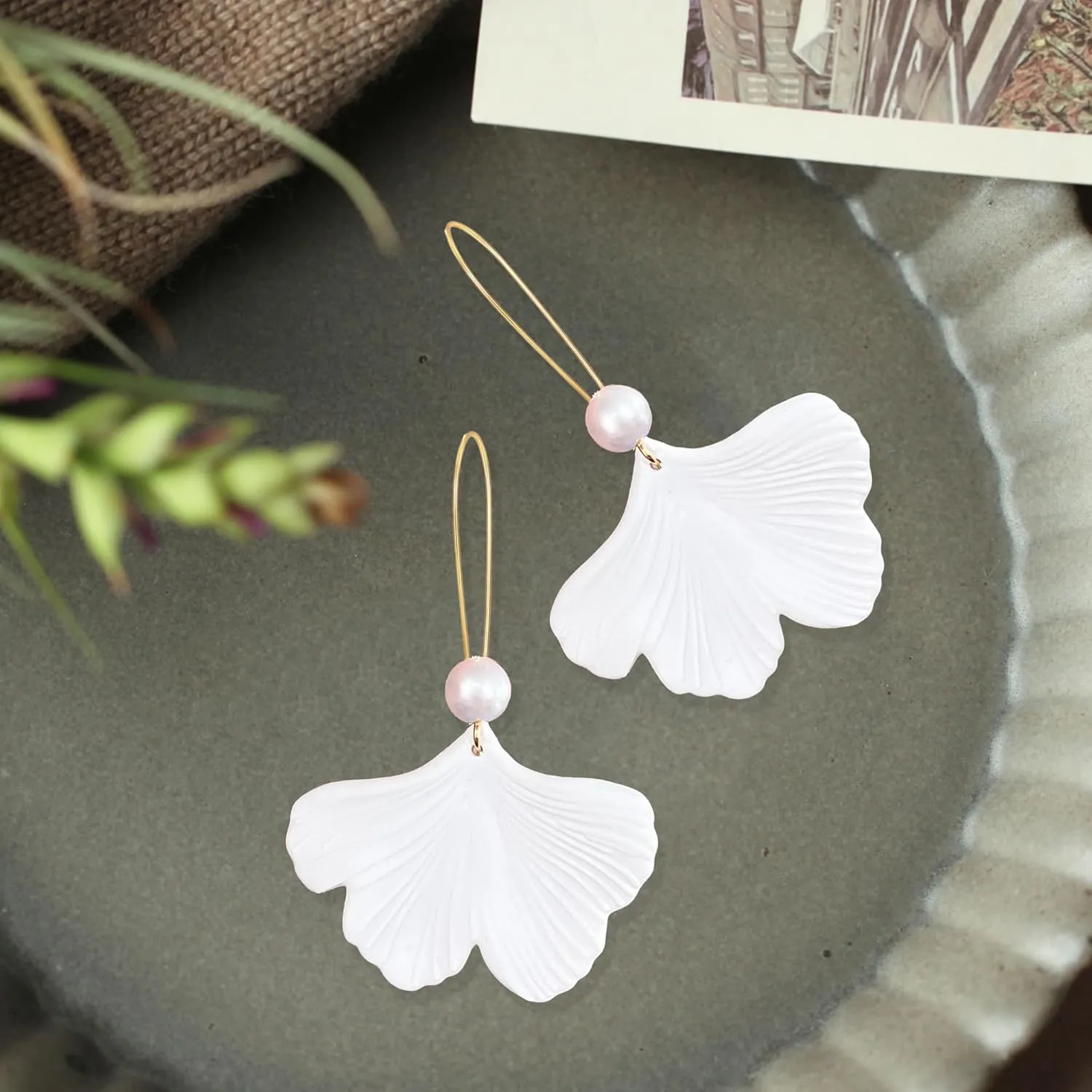 Rose Petal Pearl Dangle Resin Earrings Drop Flower Earrings Statement Exaggerated Floral Tassel Earrings for Women Boho